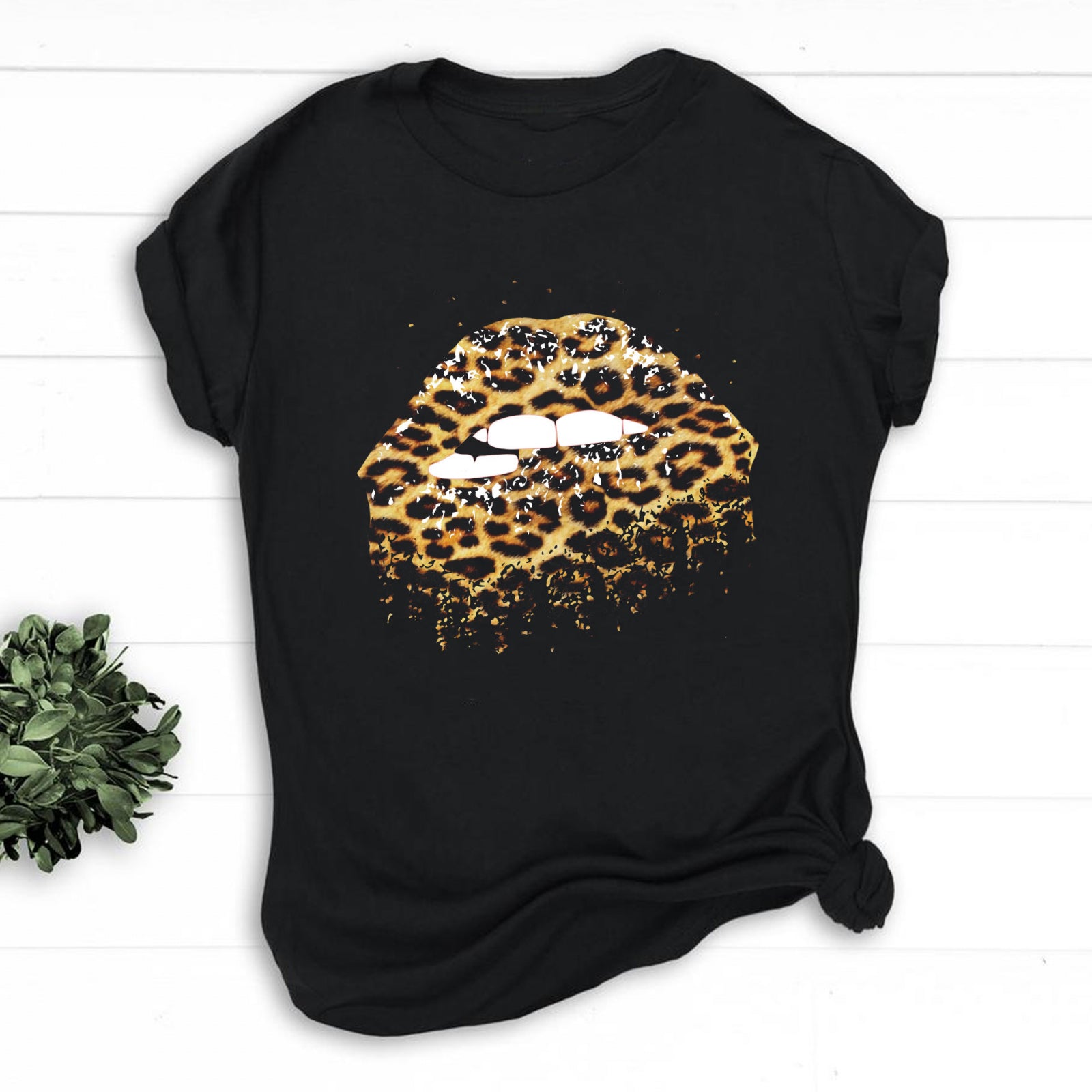 Тениска черна Savage Lips