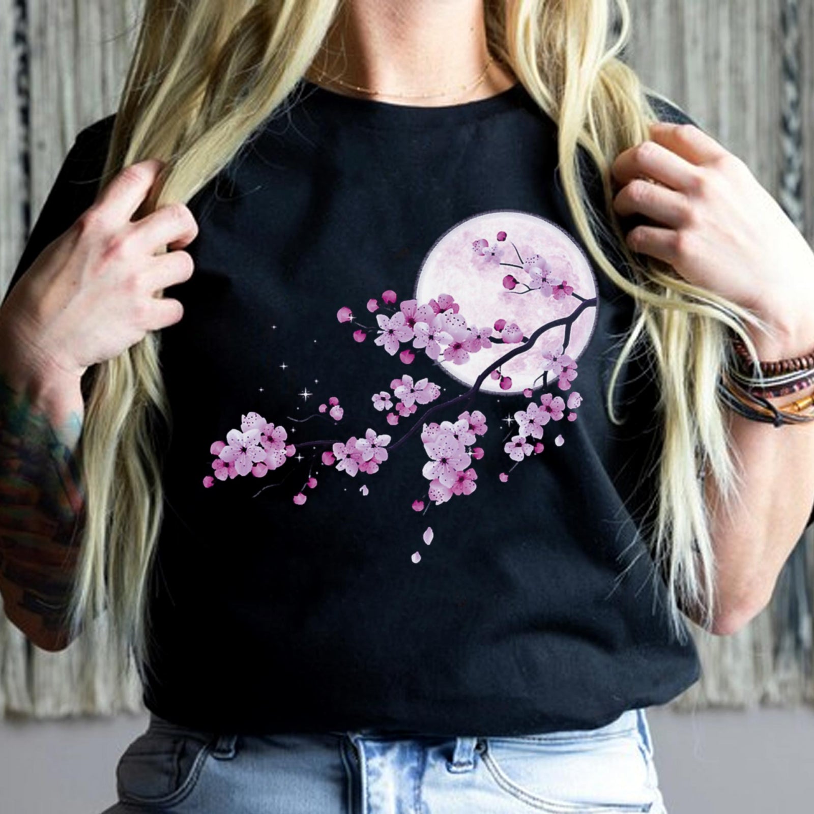 Тениска черна Blossom Moon