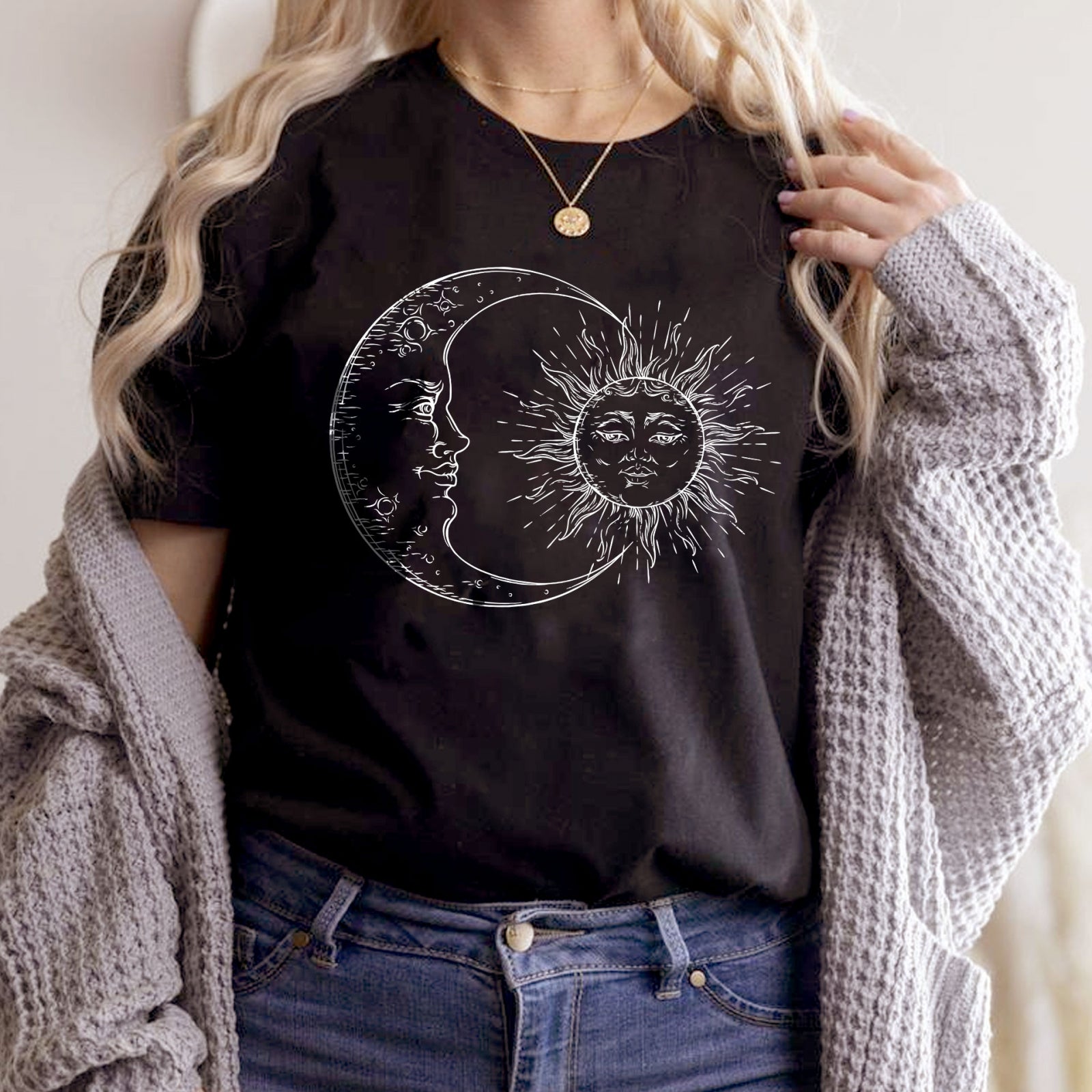 Тениска черна Moon and Sun