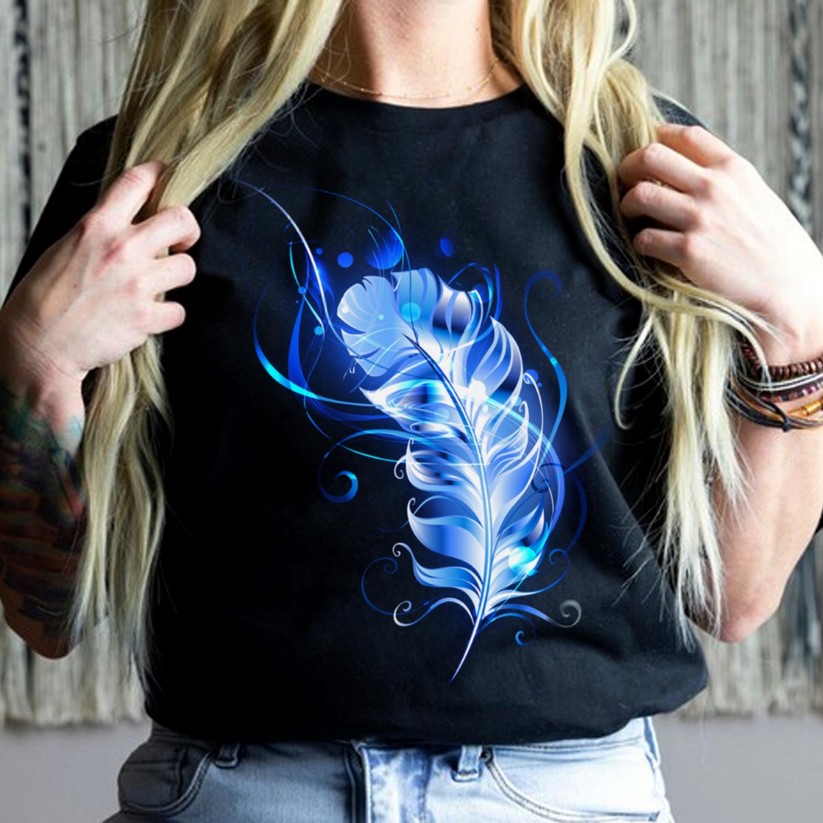 Тениска черна Glowing Feather
